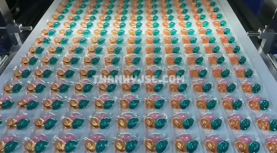 Máy Chiết Rót Và Đóng Gói Viên Giặt Xả Quần Áo Tự Động