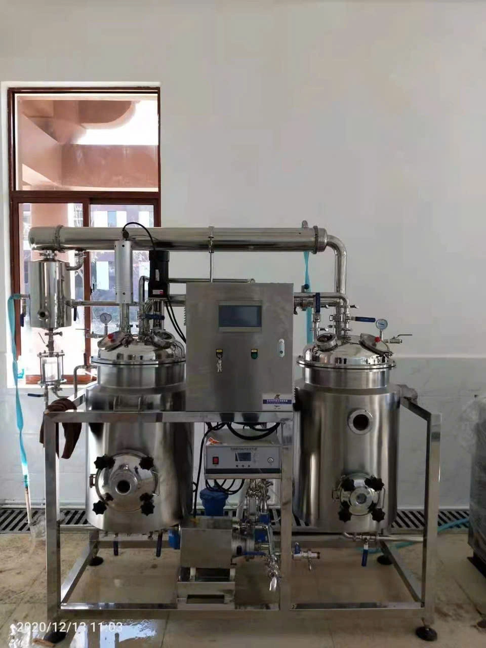 Cách Làm Tinh Dầu Hoa Hồng Bằng Hệ Thống Chiết Xuất Dược Liệu